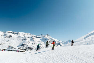 Skieurs sur le domaine skiable de Tignes